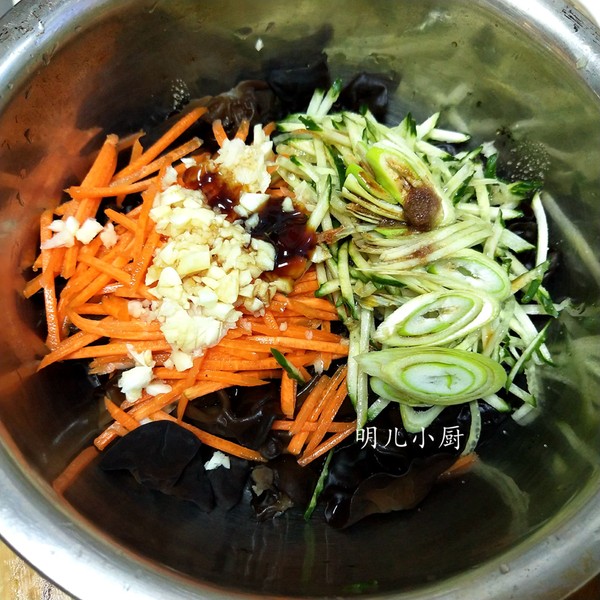 涼拌木耳的做法-家常味拌菜譜