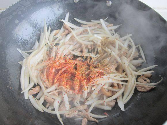 馕包皮芽子炒肉的做法-家常味炒菜譜