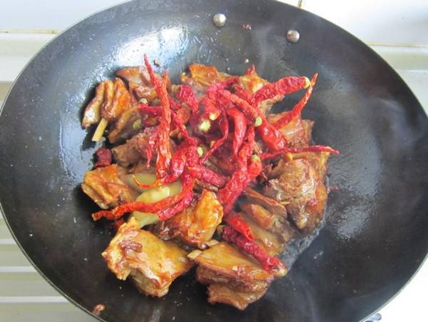 土豆燒羊排的做法-家常味燒菜譜-易網健康養生網 土豆燒羊排的做法-家常味燒菜譜