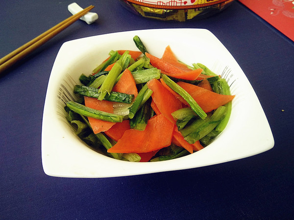 胡蘿卜炒油麥菜的做法-家常味炒菜譜-易網健康養生網 胡蘿卜炒油麥菜的做法-家常味炒菜譜