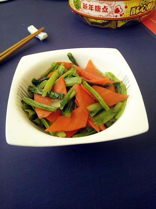 胡蘿卜炒油麥菜的做法-家常味炒菜譜-易網健康養生網 胡蘿卜炒油麥菜的做法-家常味炒菜譜