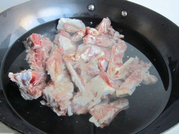 恰瑪古燜羊排的做法-家常味燜菜譜-易網健康養生網 恰瑪古燜羊排的做法-家常味燜菜譜