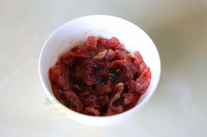 牛肉炒西蘭花的做法-家常味炒菜譜-易網健康養生網 牛肉炒西蘭花的做法-家常味炒菜譜