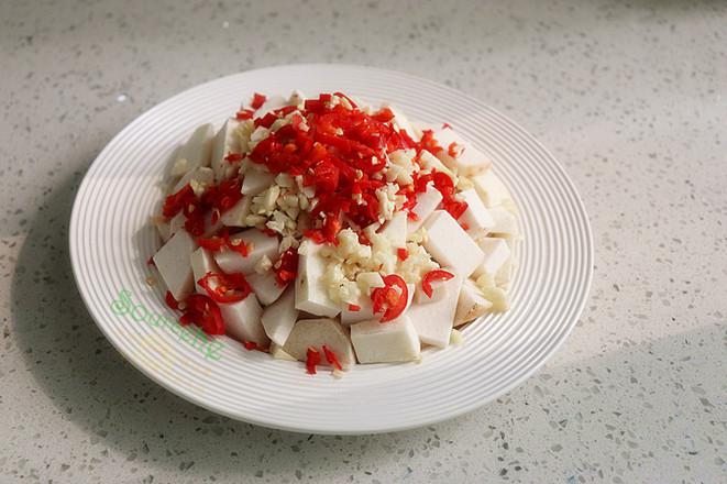 剁椒蒸芋頭的做法-香辣味蒸菜譜-易網健康養生網 剁椒蒸芋頭的做法-香辣味蒸菜譜