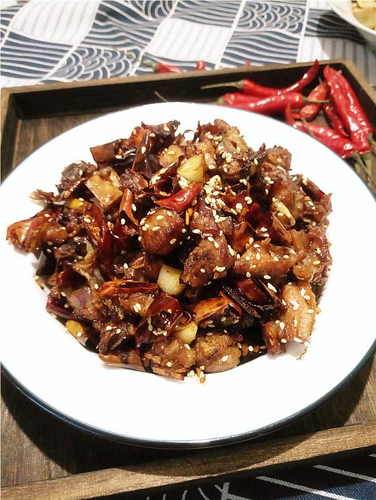 干煸辣子雞的做法-香辣味炒菜譜-易網(wǎng)健康養(yǎng)生網(wǎng) 干煸辣子雞的做法-香辣味炒菜譜