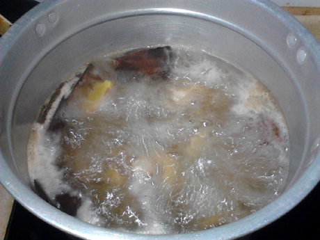 杜仲牛尾湯的做法-咸鮮味燉菜譜-易網健康養生網 杜仲牛尾湯的做法-咸鮮味燉菜譜