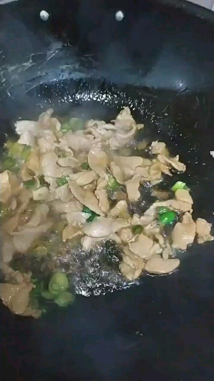 肉炒蒜薹的做法-家常味炒菜譜