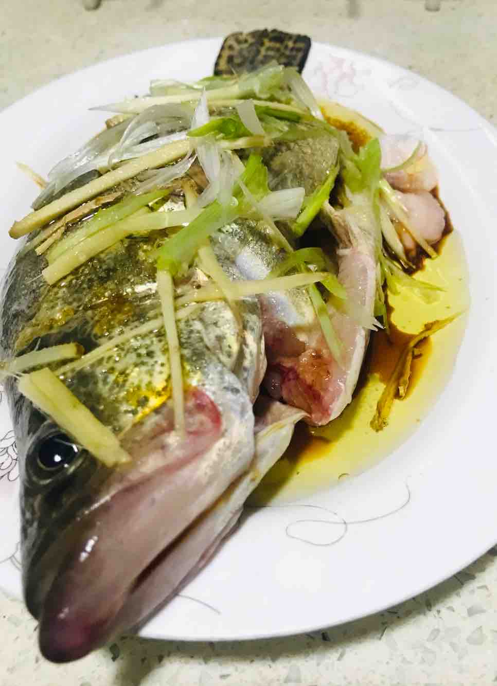 清蒸石斑魚的做法-家常味蒸菜譜-易網(wǎng)健康養(yǎng)生網(wǎng) 清蒸石斑魚的做法-家常味蒸菜譜