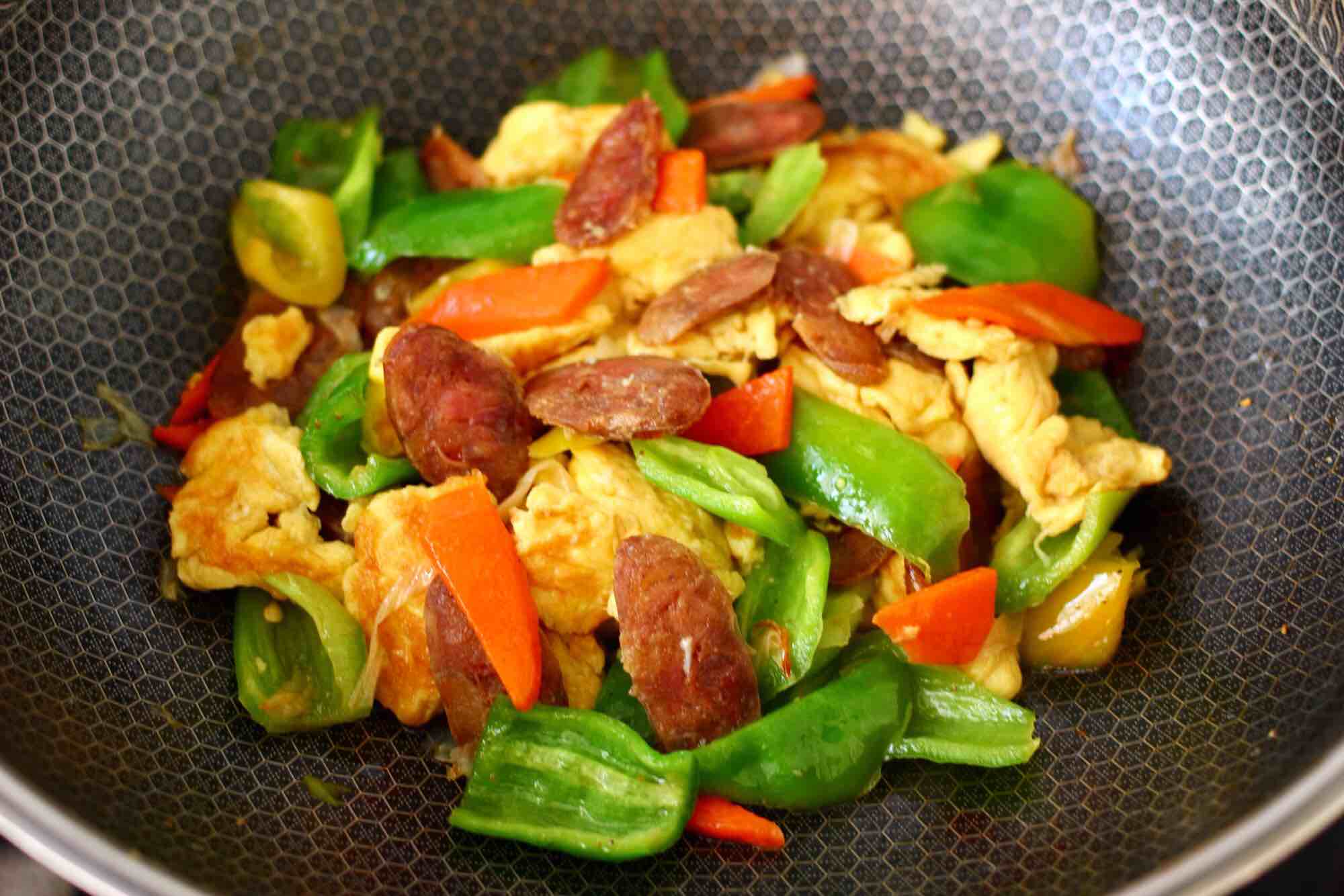 臘腸辣炒雞蛋的做法-家常味炒菜譜-易網健康養生網 臘腸辣炒雞蛋的做法-家常味炒菜譜