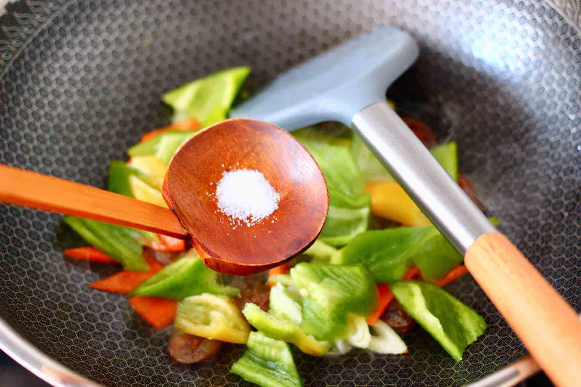 臘腸辣炒雞蛋的做法-家常味炒菜譜-易網健康養生網 臘腸辣炒雞蛋的做法-家常味炒菜譜