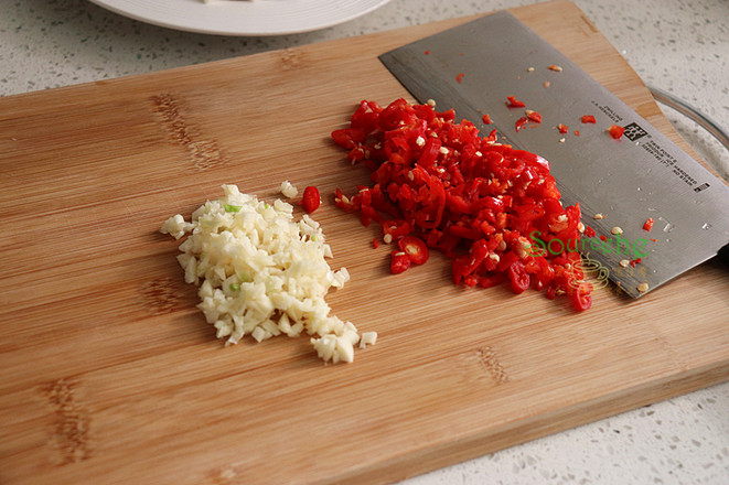 剁椒蒸芋頭的做法-香辣味蒸菜譜-易網健康養生網 剁椒蒸芋頭的做法-香辣味蒸菜譜