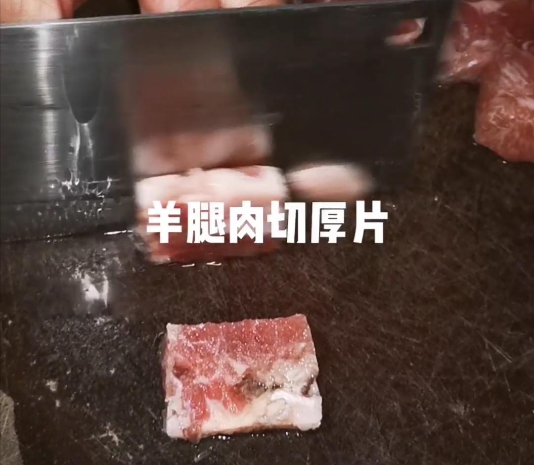 菜花燜羊肉的做法-咸鮮味炒菜譜-易網<a href=http://www.xllyou.com/ target=_blank class=infotextkey>健康養生</a>網 菜花燜羊肉的做法-咸鮮味炒菜譜