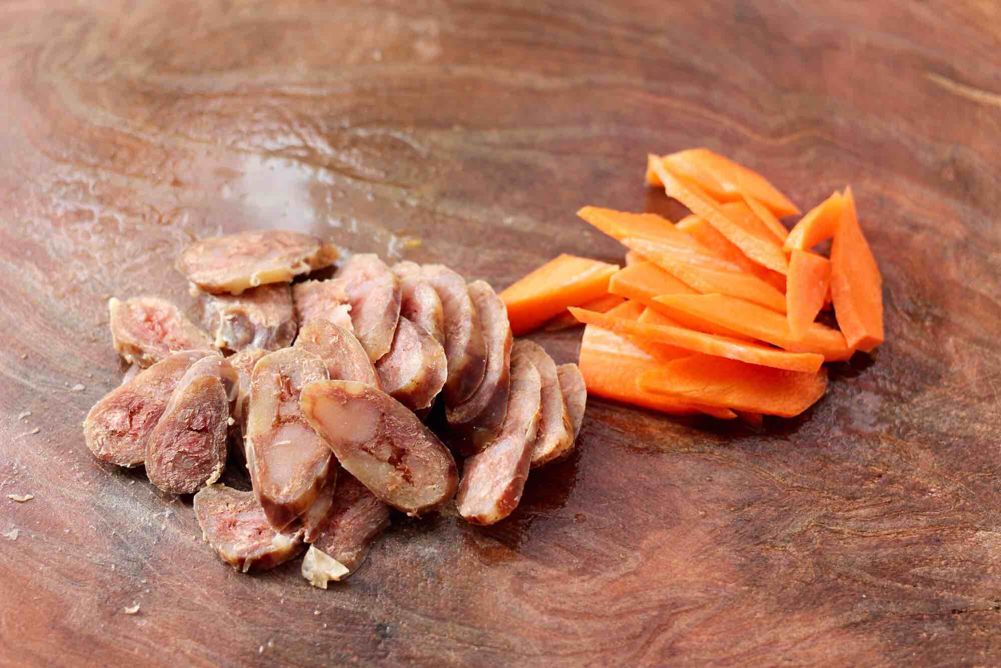 臘腸辣炒雞蛋的做法-家常味炒菜譜-易網健康養生網 臘腸辣炒雞蛋的做法-家常味炒菜譜