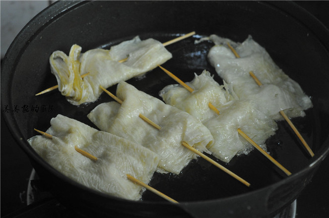 豆皮素燒的做法-家常味燒菜譜-易網(wǎng)健康養(yǎng)生網(wǎng) 豆皮素燒的做法-家常味燒菜譜