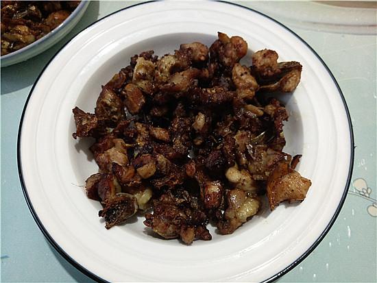 干煸辣子雞的做法-香辣味炒菜譜-易網(wǎng)健康養(yǎng)生網(wǎng) 干煸辣子雞的做法-香辣味炒菜譜