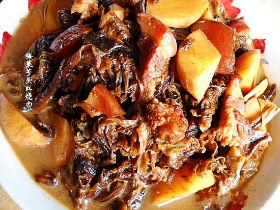 梅菜芋頭紅燒肉的做法-咸鮮味燒菜譜-易網健康養生網 梅菜芋頭紅燒肉的做法-咸鮮味燒菜譜