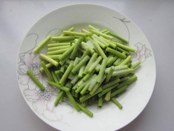 西紅柿蒜薹炒雞蛋的做法-家常味炒菜譜