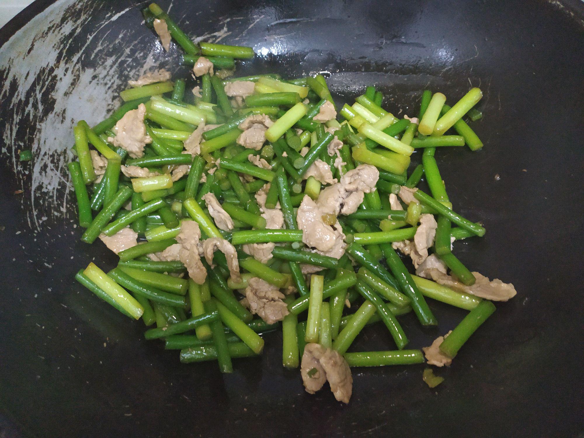 肉炒蒜薹的做法-家常味炒菜譜