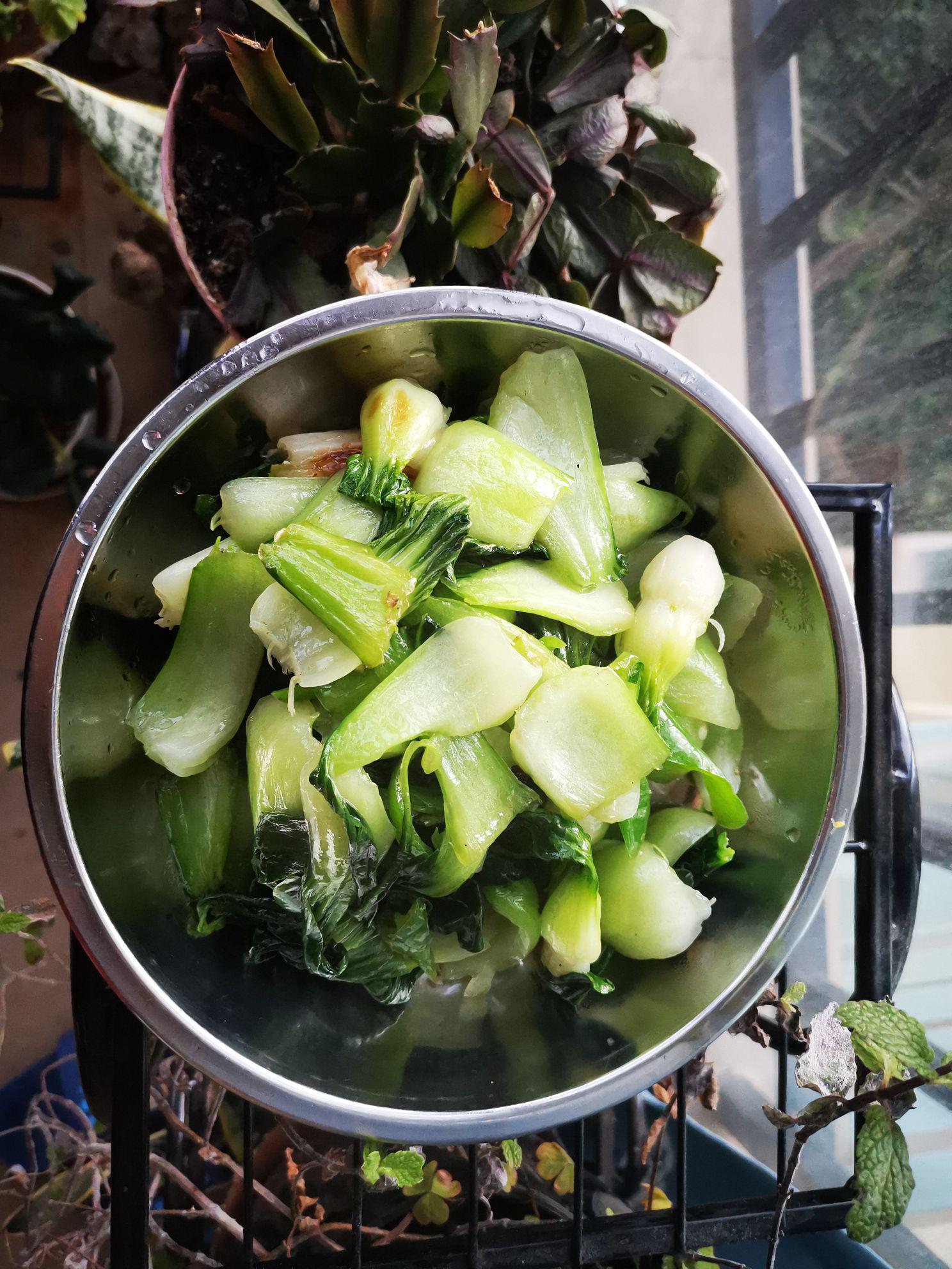 青椒小油菜的做法-家常味炒菜譜-易網健康養生網 青椒小油菜的做法-家常味炒菜譜