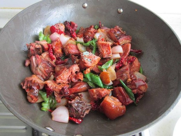 香辣板鴨的做法-香辣味炒菜譜-易網健康養生網 香辣板鴨的做法-香辣味炒菜譜