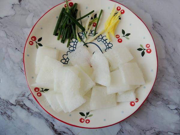 冬瓜鯽魚湯的做法-家常味煮菜譜-易網(wǎng)健康養(yǎng)生網(wǎng) 冬瓜鯽魚湯的做法-家常味煮菜譜