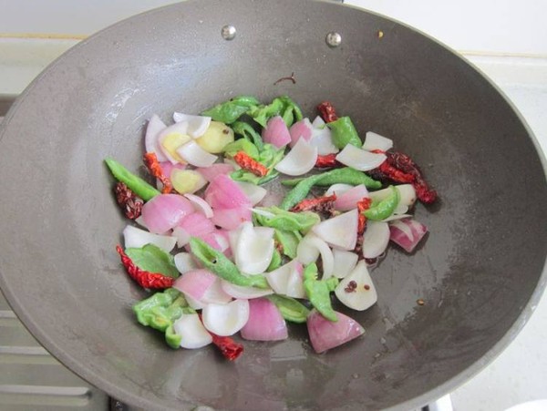 香辣板鴨的做法-香辣味炒菜譜-易網健康養生網 香辣板鴨的做法-香辣味炒菜譜