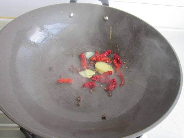 香辣板鴨的做法-香辣味炒菜譜-易網健康養生網 香辣板鴨的做法-香辣味炒菜譜