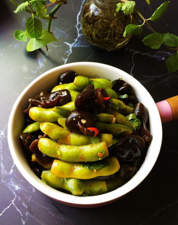 黑木耳拌毛豆的做法-香辣味拌菜譜