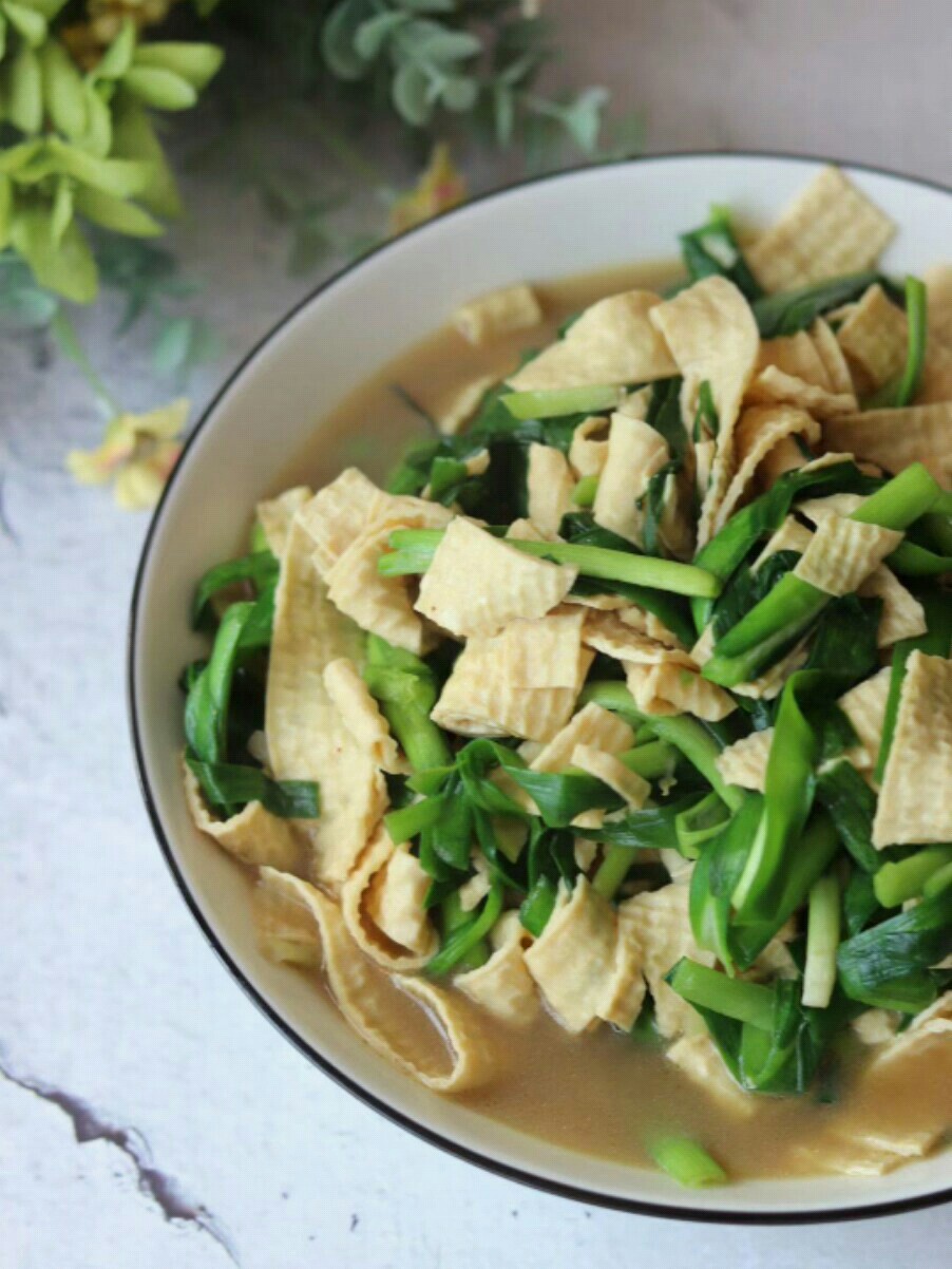 韭菜炒厚豆腐皮的做法-家常味炒菜譜