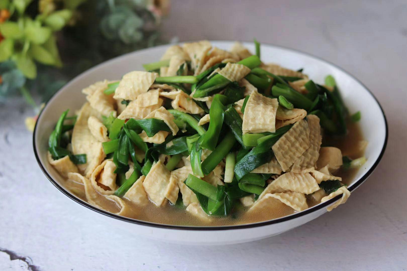 韭菜炒厚豆腐皮的做法-家常味炒菜譜