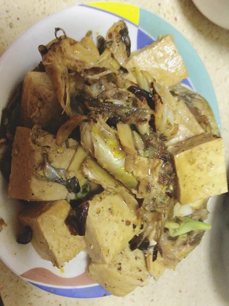 黃骨魚燉豆腐的做法-香辣味燉菜譜