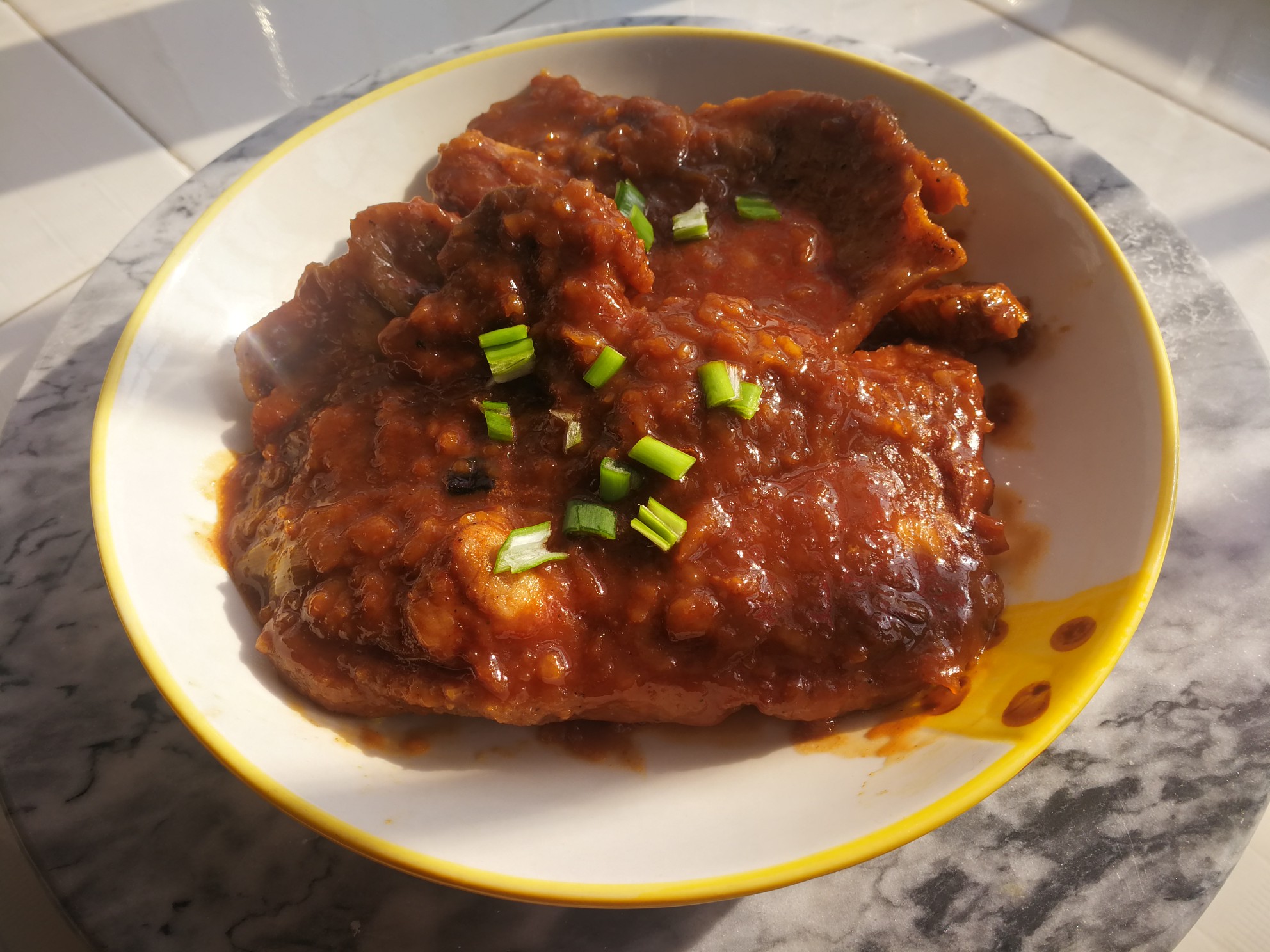 紅燒豬大排的做法-咸鮮味燒菜譜-易網健康養生網 紅燒豬大排的做法-咸鮮味燒菜譜