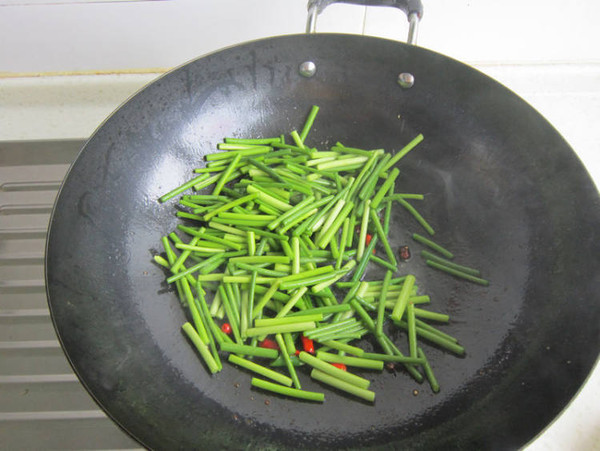 蒜薹炒羊肉的做法-家常味炒菜譜