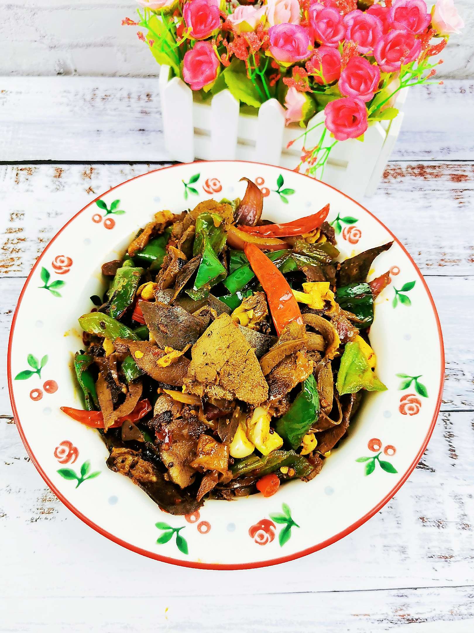 辣炒羊雜的做法-香辣味炒菜譜-易網健康養生網 辣炒羊雜的做法-香辣味炒菜譜