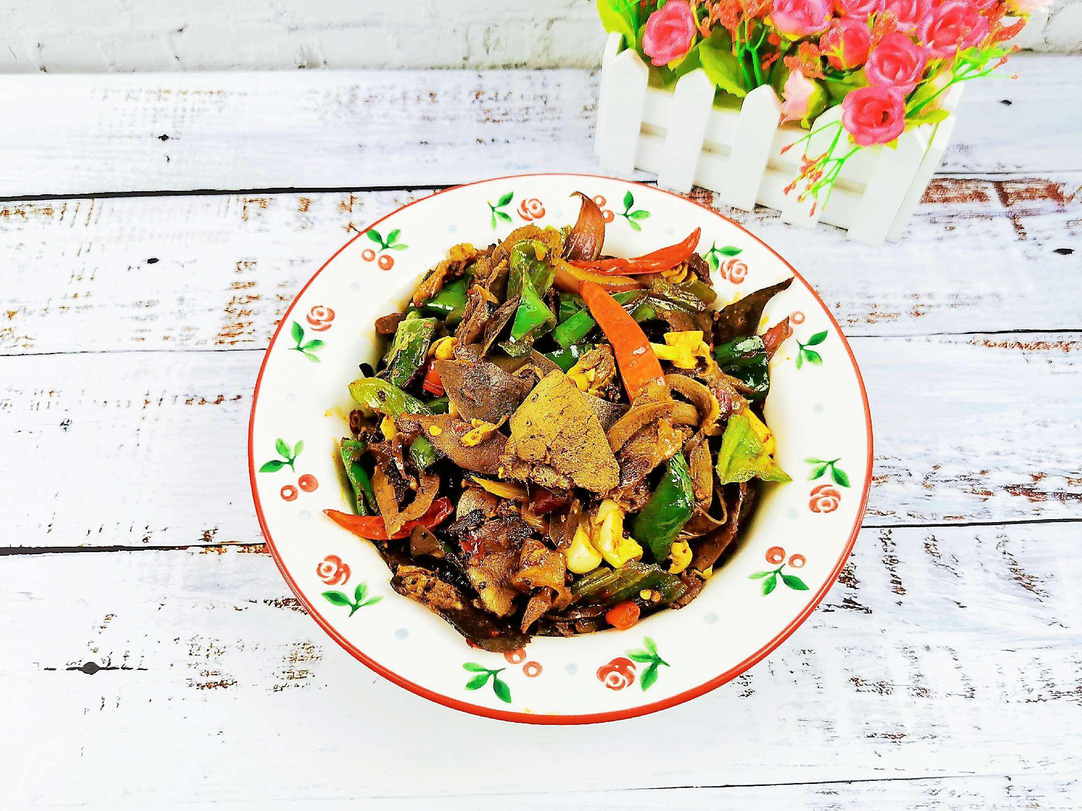 辣炒羊雜的做法-香辣味炒菜譜-易網健康養生網 辣炒羊雜的做法-香辣味炒菜譜