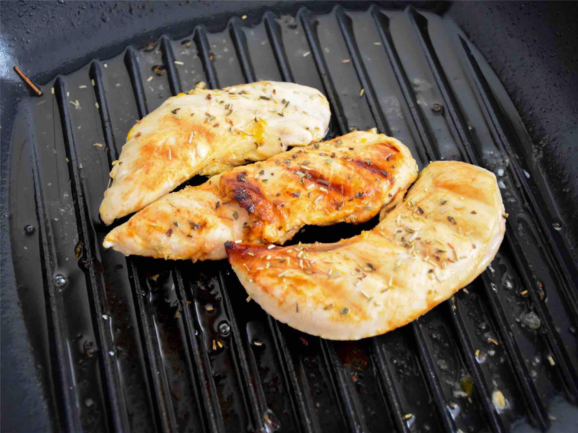 橙香雞胸肉的做法-黑椒味煎菜譜