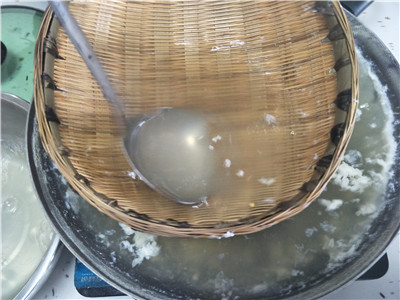 如何自己在家點(diǎn)豆花,做豆腐的做法-麻辣味煮菜譜