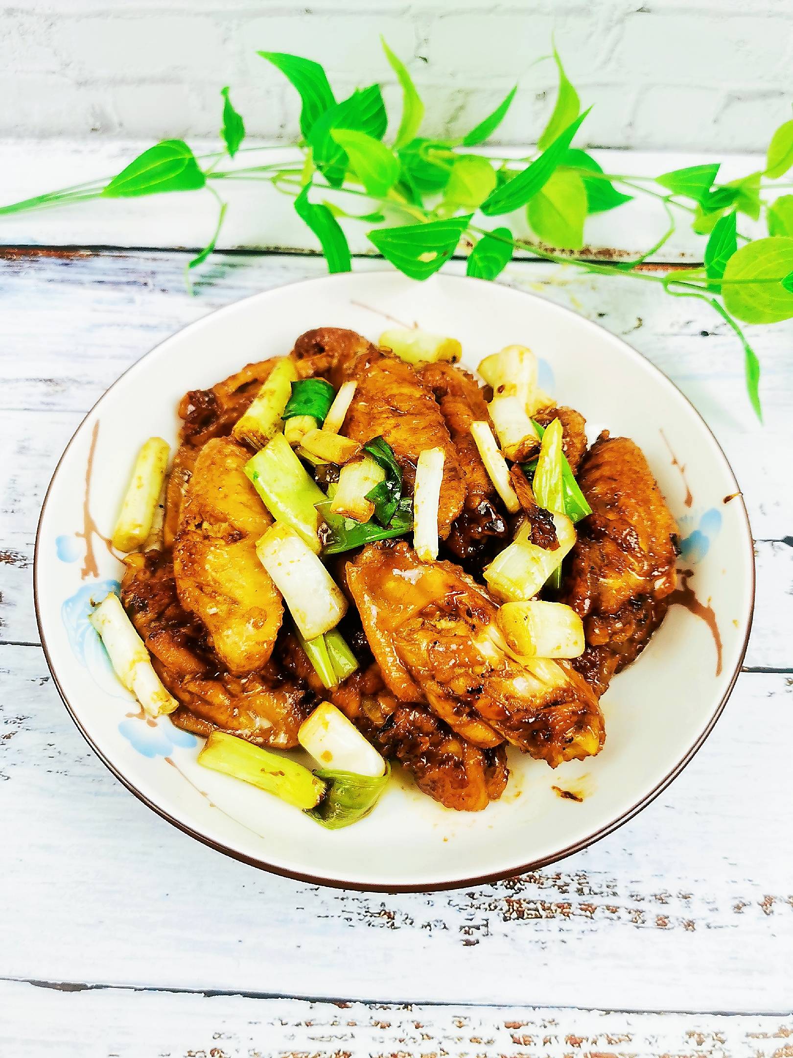 蔥油雞翅的做法-咸鮮味煎菜譜-易網健康養生網 蔥油雞翅的做法-咸鮮味煎菜譜