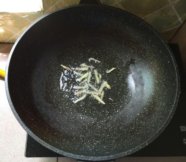 芹菜炒黑木耳的做法-家常味炒菜譜-易網健康養生網 芹菜炒黑木耳的做法-家常味炒菜譜