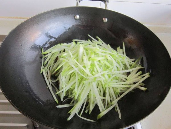 辣椒醬炒蘿卜的做法-家常味炒菜譜-易網健康養生網 辣椒醬炒蘿卜的做法-家常味炒菜譜