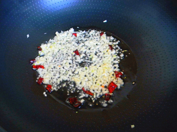 涼拌黑木耳的做法-其它口味拌菜譜-易網(wǎng)健康養(yǎng)生網(wǎng) 涼拌黑木耳的做法-其它口味拌菜譜