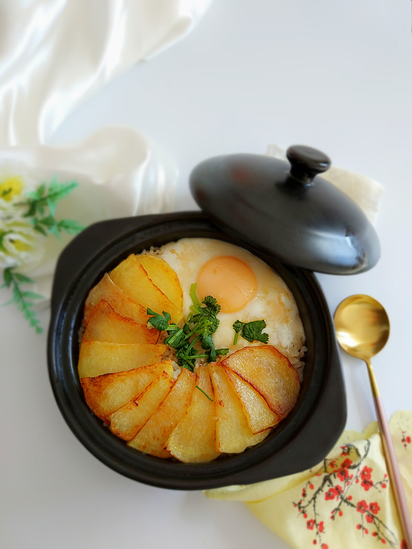 薯片燜飯的做法-其它口味燜菜譜-易網(wǎng)健康養(yǎng)生網(wǎng) 薯片燜飯的做法-其它口味燜菜譜