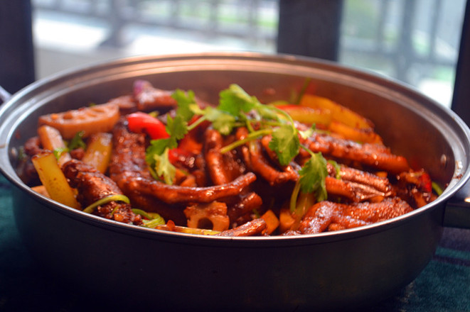 干鍋鴨掌的做法-香辣味炒菜譜