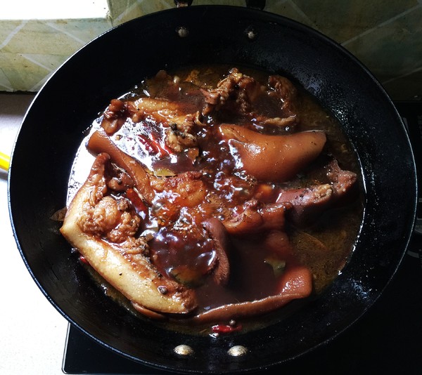 香鹵豬耳的做法-醬香味鹵菜譜-易網健康養生網 香鹵豬耳的做法-醬香味鹵菜譜