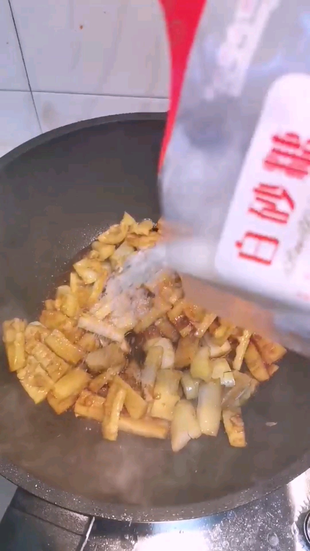 油燜春筍的做法-家常味炒菜譜-易網健康養生網 油燜春筍的做法-家常味炒菜譜