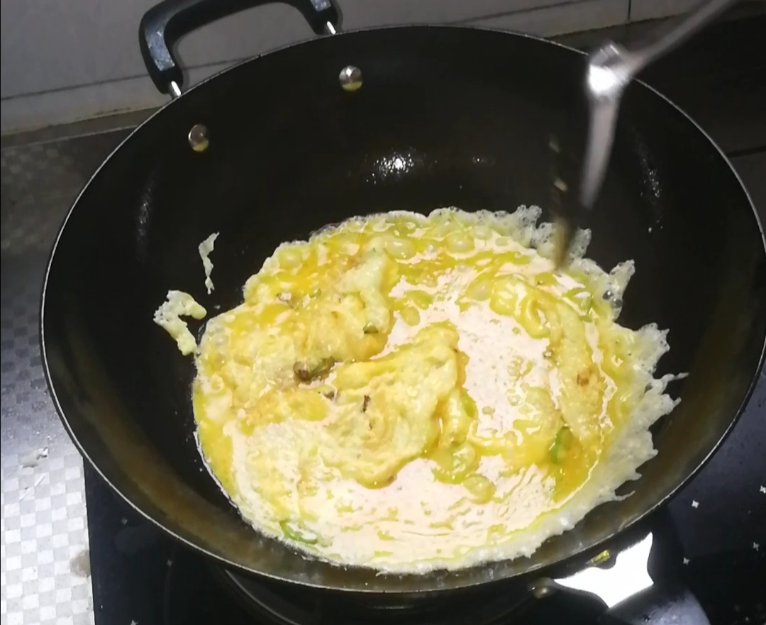 滑蛋蝦仁的做法-咸鮮味炒菜譜-易網健康養生網 滑蛋蝦仁的做法-咸鮮味炒菜譜