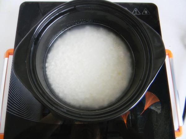 薯片燜飯的做法-其它口味燜菜譜-易網(wǎng)<a href=http://www.xllyou.com/ target=_blank class=infotextkey>健康養(yǎng)生</a>網(wǎng) 薯片燜飯的做法-其它口味燜菜譜