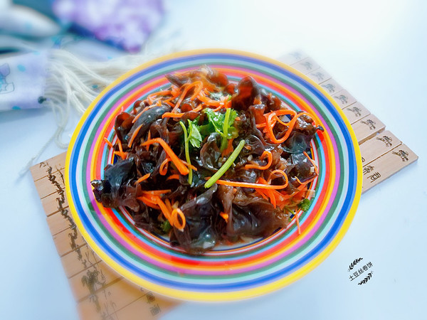 涼拌黑木耳的做法-其它口味拌菜譜-易網(wǎng)健康養(yǎng)生網(wǎng) 涼拌黑木耳的做法-其它口味拌菜譜