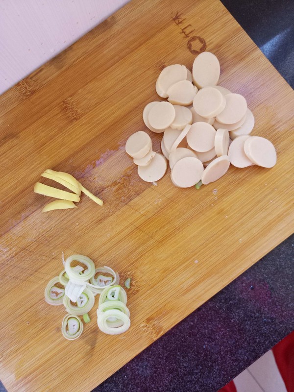 西葫蘆炒火腿腸的做法-家常味炒菜譜