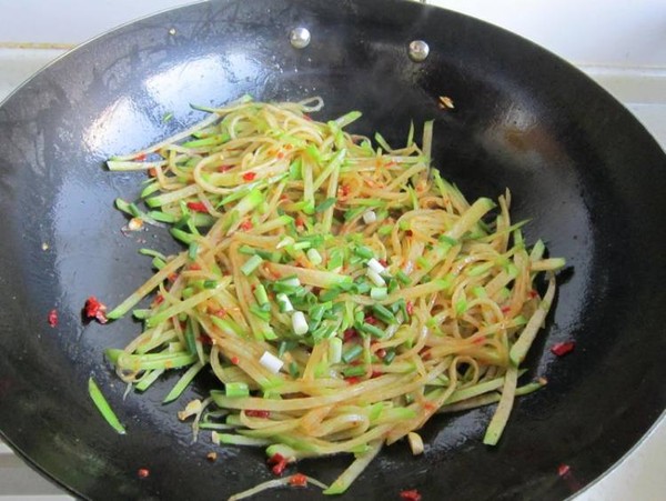 辣椒醬炒蘿卜的做法-家常味炒菜譜-易網健康養生網 辣椒醬炒蘿卜的做法-家常味炒菜譜